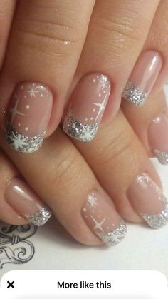 Nails Design Wedding Guest, Winter French Tip Nails Snowflakes, French Christmas Nails Sparkle, Xmas Nails Designs Simple Christmas French Manicures, Christmas French Nail Designs, Snowy Winter Nails, Christmas Winter Nails Gel, Kerstnagels Glitter, French Nail Designs Winter