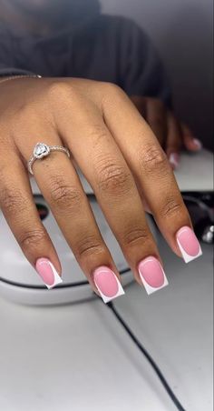 Cute Overlay Nail Ideas, Overlay French Nails, Short French Tip Acrylic Nails Black Women, Short Gel Polish Nails, Simple Flower Nail Art Designs, Simple Flower Nail Art, Flower Nail Art Designs, Short Classy Nails, Nail Art Designs For Beginners