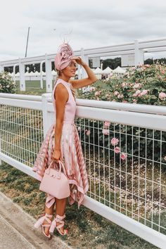 Fashion On The Field, Race Day Fashion 2023, Pink Races Outfit, Ladies Day Races Outfit, Lady's Day Outfit, Big Kentucky Derby Hats, Summer Race Day Outfits, Dress For The Races, Royal Ascot Ladies Day Outfits