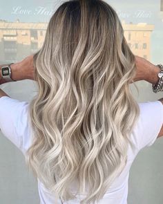 Hair Long Blonde Balayage, Ash Blonde Fall Hair, Balayage Hair Blonde Back View, Full Balyage Long Hair Blonde, Pearly Blonde Hair Balayage, Blonde Hair Color Ideas For 40 Year Olds, Holiday Blonde Hair, Painted Blonde Balayage, Summer Hair Color For Blondes Balayage