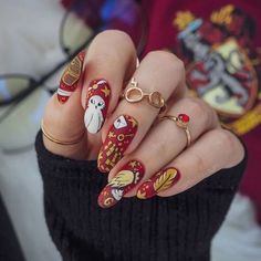 Maquillage Harry Potter, Potter Nails, Harry Potter Makeup, Stile Harry Potter, Halloween Nails Diy, Glume Harry Potter