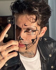 Mens Halloween Outfit, Half Skeleton Makeup Men, Mens Skull Makeup, Halloween Costumes Masc, Men Makeup Halloween, Halloween Face Makeup For Men, Man Halloween Makeup, Man Skull Makeup, Halloween Makeup For Men