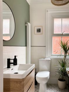 Small bathroom renovation Ideas For Bathrooms, Bathroom Organization Ideas, Small Playroom, Modern Bathroom Ideas, Simple Bathroom Designs, Small Bathroom Renovation, Diy Bathroom Storage, Bathroom Tile Ideas