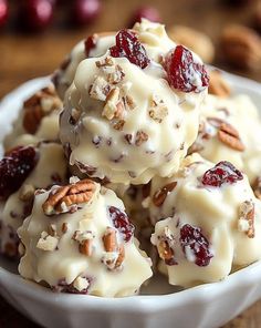 Indulge in these delicious White Chocolate Cranberry Pecan Clusters! Perfectly festive and irresistibly sweet. A holiday must-try! #HolidayTreats #Cranberry #WhiteChocolate #Nuts #FestiveEats White Chocolate Tart, Pecan Clusters, Cookie Monster Cookies, White Chocolate Desserts, Easy To Make Snacks, Dark Chocolate Cookies, Dessert Platter, Recipes With Few Ingredients, White Chocolate Cranberry