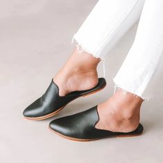 The Modern Leather Mule Is Comfortable And Stylish. It Features A Pointed Toe, Slightly Raised Heel, Easy Slip-On Shape, Genuine 100% Leather Upper And Bottom With A Light Non - Slip Rubber Sole. Hand Made With The Softest Leather For A Cozy Fit. Size 7, Color Black, New Never Worn! Mules Outfit, Woven Mules, Black Heels Low, Black Mules, Womens Mules, Cozy Fits, Leather Slides, Leather Mules, Mules Shoes