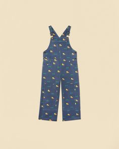 Introducing our Market Overalls in Adventure Print, perfect for your little explorer. These overalls feature carpenter knee patches, a front pocket with a pencil holder, and antique brass hardware. Made from printed cotton twill, the fabric gains a charming distressed look after washing for a vintage touch. - Made from 100% Cotton. - Sustainably Sourced. Made in Portugal. Model Information Ronan is 48.5" tall, wearing a size 6-7 Adventure Print, Knee Patches, Antique Brass Hardware, A Pencil, Pencil Holder, Swim Accessories, Sweater And Shorts, Kids Tops, Dresses With Leggings