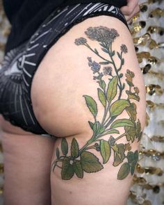 Feminine Color Tattoos, Large Hip Tattoo, Plant Tattoos, Tattoo Machine Tattoo, Tattoo Ideas Unique, Beauty Tattoo, Tattoo Aesthetic, Machine Tattoo, 4 Tattoo