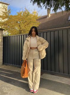 40s Mode, Mode Dope, Adrette Outfits, Beige Outfit, Neue Outfits, Foto Poses, Cooler Look