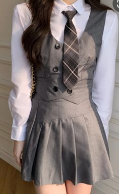 Outfits Pleated Skirt, Japanese Outfits Casual, College Style Outfits, School Uniform Girl, School Dresses, College Style