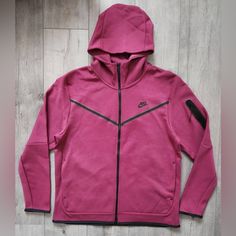 Nike Sportswear Tech Fleece Full-Zip Hoodie In Magenta. Men’s Sizes. Nike Tech Rose, Tech Fleece Pink, Nike Tech Jacket, Nike Hoodie Men, Tech Outfit, Light Blue Hoodie, Dr Wardrobe, Grey Hoodie Men, Nike Sportswear Mens