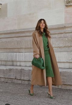 Female Lawyer Fashion, Vinter Mode Outfits, Old Money Winter, Female Lawyer, Lawyer Fashion, Business Casual Outfits For Women, Looks Street Style, Trendy Fall Outfits