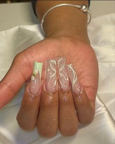 Enchanted Nails Acrylic, Tinkerbell Acrylic Nails, Green Tinkerbell Nails, Stage Green Nails, Tinkerbell Themed Nails, Cute Arclyc Nails, Tiana Nails Acrylic, Tinkerbell Nails Acrylic, Prince And The Frog Wedding