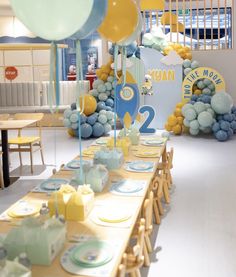 Sun Theme Birthday Party Decorations, First Trip Around The Sun Balloon Arch, Kids Table Birthday, Baby Boy First Birthday Ideas Themes, Baby Birthday Party Theme, Happy Birthday Decor, Baby Birthday Decorations