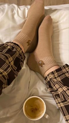 Cozy Socks Aesthetic Winter, Dressing Sense, Cute Lazy Outfits, Cozy Aesthetic, Lazy Outfits, Selfie Ideas Instagram