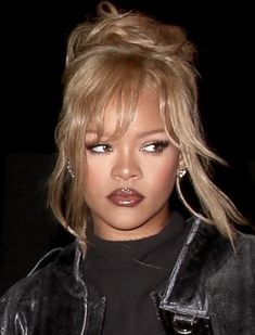 Rihanna Y2k, Fenty Rihanna, Y2k Pfp, Cute Makeup Looks, Makeup Essentials, Pretty Makeup, Cute Makeup, Aesthetic Makeup