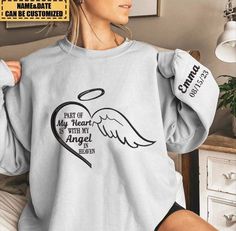 Celebrate life and cherish memories with our Customizable Memorial Gildan Sweatshirt 🕊️. This unisex crewneck sweatshirt is perfect for any occasion, offering a cozy fit, the memory of loved ones and stylish look. Ideal for colder months and made with quality and care in mind. -Personalization This garment comes with personalization options such as a name and date on the sleeve for remembering our loved ones. Be sure to enter a name and date for customization. -Product Details Material: 50% cot Embroidery Sweatshirt Ideas, Memorial Embroidery, Diy Embroidery Shirt, Gildan Sweatshirt, Celebrate Life, Embroidery Sweatshirt, Shirt Embroidery, Gildan Sweatshirts, Cozy Fits