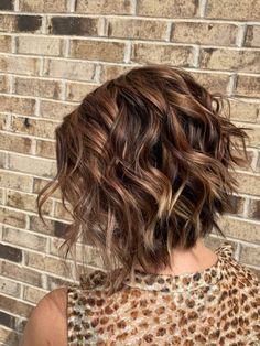 Flirty Hairstyles, Medium Brown Hair Color, Brown Bob Hair, Fine Hair Cuts, Medium Shaggy Hairstyles, Caring For Colored Hair, Bob Hair Color, Grey Hair Inspiration, Layered Haircuts For Medium Hair