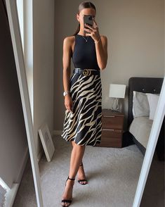 Zebra Print Skirt, Summer Office Outfits, Fest Outfits, Lounge Outfit, Business Outfits Women, Office Outfits Women, Summer Work, Summer Work Outfits