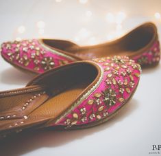 Pink Jutti, Jutti Design, Indian Footwear, Backless Shoes, High Gladiator Sandals, Punjabi Culture, Shoes Ideas