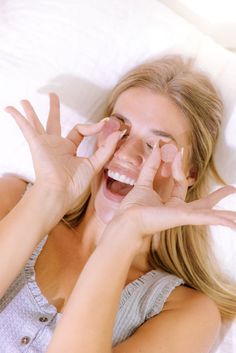 model laying in bed with cannabis gummies Model Holding Product, Counter Aesthetic, Edibles Gummies, Product Photography Inspiration, Model Sitting, Laying In Bed, Brand Pop, Music Photographer, Branded Content