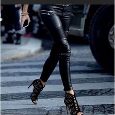 New With Tags , Faux Leather Zipped, Stretching, High Waist, Hard To Find Get The Style Seen On Celebs Leather Motorcycle Pants, Leather Moto Pants, Sac Michael Kors, Outlet Michael Kors, Fall Travel Outfit, Outfit Essentials, Look Jean, Leather Pants Outfit, Outfit Formulas