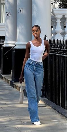 Feminine Clothing Classy, Clean Modest Outfit, Clean Elegant Outfits, Classy Casual Outfits For Women Jeans, Black Clean Girl Aesthetic Outfits, Black Clean Girl Outfits, Soft Girl Outfits Black Women, Clean Girl Aesthetic Black Women Outfit, Casual Chic Outfits Summer Classy Street Styles