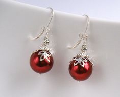 Christmas Jewelry Diy, Ornament Earrings, Red Christmas Ornaments, Christmas Balls Decorations, Bead Bar, Hammered Hoop Earrings, Holiday Earrings, Diy Tassel, Dress Silver