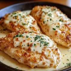 Copycat Longhorn Steakhouse Parmesan Chicken Recipe - My Home Made Recipe Copycat Longhorn, Easy Parmesan Crusted Chicken, Best Chicken Dishes, Longhorn Steakhouse, Pork Chop Dinner, Breaded Chicken Breast, Parmesan Crusted Chicken, Tender Chicken Breast, Parmesan Chicken