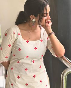 Kurti Latest Neck Design, Kurtis Designs Latest For Stitching, Cotton Kurti Hand Designs, White Kurta Neck Designs Women, Kurthi Necks Latest Design Cotton, Kurtha Designs Latest For Women Simple, Neck Models For Kurtis, Cotton Suit Neck Design, Kurthi Models Latest Cotton