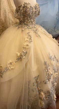 Champagne Tulle Ball Gown, White Princess Quinceanera Dress, Champagne Tulle Ball Gown For Wedding, Cream Tulle Dress For Debutante Ball, Cream Fitted Princess Dress For Wedding, Champagne Fitted Ball Gown Dress, Beige Tulle Wedding Dress, Beige Ball Gown Dress For Prom, Cream Princess Gown Fitted