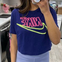 Never Worn Purple Sporty T-shirt For Workout, Nike Purple Crew Neck T-shirt, Nike Crop Top, Nike Moisture-wicking Sportswear T-shirt, Nike Sf, Nike Top, Nike Pro Combat, Green Bay Packers Shirts, Nike Pro Women