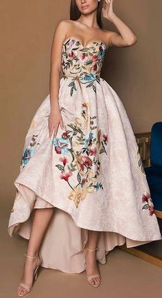 Mexican Inspired Dress Gowns, Mexican Style Prom Dress, Mexican Embroidered Dress Formal, Mexican Prom Dress, Mexican Party Dress, Mexican Bridesmaid Dresses, Mode Kimono, Theme Dress