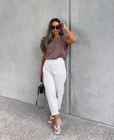 Spring Summer Fashion, White Jeans, Cool Outfits, Summer Outfits, Summer Fashion, Spring Summer, Instagram Photos, Instagram Photo, Pants