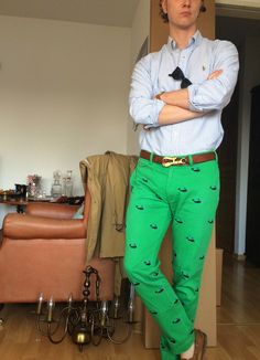 Happy Preppy (Green with envy… for everyone who doesn’t have to...) Preppy Guy, Polo Outfit Men, Preppy Green, Bright Pants, Preppy Handbook, Prep Life, Pattern Pants, Casual Menswear