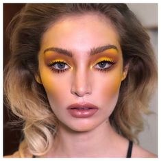 Yellow Editorial Makeup, Autumn Makeup Art, Yellow Makeup Ideas, Groovy Makeup, Yellow Makeup Looks, Banana Makeup, Editorial Make-up, Make Up Color