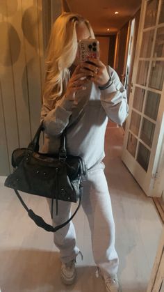 Comfy Outfits, Stockholm, Pins