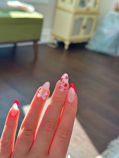 Red Strawberry Nails Acrylic, Summer Nails 2024 Fruit, French Nails With Strawberry, Nails With Strawberry Design, Red Nails Acrylic Summer, Red Nails Strawberry, Cute Nails Strawberry, Pink Nails With Strawberries, Strawberry And Cherry Nails