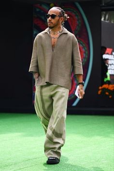 Lewis Hamilton Fashion Week, Lewis Hamilton Fashion Style, Lewis Hamilton Style, Lewis Hamilton Fashion, Hamilton Outfits, Elevated Streetwear, Coast Fashion, Elevated Fashion, Luke 12