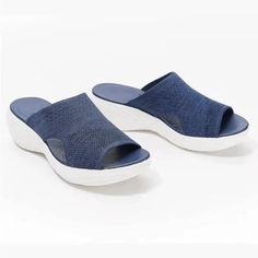 Overview:2022 Summer Women's Slippers Casual Lightweight Ladies Flat Slides Fashion Solid Color Beach Slippers for Women Female Shoes Product information: Material: Meshstyle: CasualColor: blue, grey, pink Size Information:Size: 35,36,37,38,39,40,41,42,43 Length(cm) 22.5 23 23.5 24 24.5 25 25.5 26 26.5 Length(inch) 8.9 9.1 9.3 9.4 9.6 9.8 10 10.2 10.4 CN 35 36 37 38 39 40 41 42 43 US 4.5 5 6 7 7.5 8 9 10 11 UK 2.5 3 4 5 5.5 6.5 7 8 8.5 EU 35 36 37 38 39 40 41 42 43 Package:Sandals*1 Cross Shoes, Beach Wedges, Orthopedic Sandals, Open Toe Slippers, Elegant Sandals, Beach Slippers, Casual Slippers, Sport Sandals, Outfit Casual