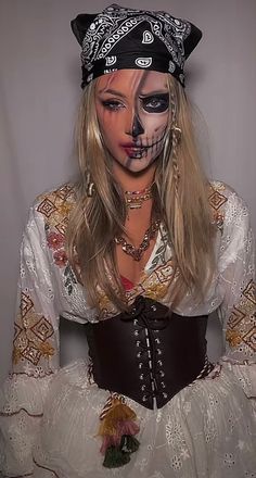 Half Pirate Half Skeleton Makeup, Pirates Halloween Costumes For Women, Halloween Pirate Makeup Women, Pirate Make Up Halloween Women, Scary Pirate Makeup Women, Scary Pirate, Pirate Makeup Ideas, Pirates Of The Caribbean Makeup, Women’s Pirate Makeup