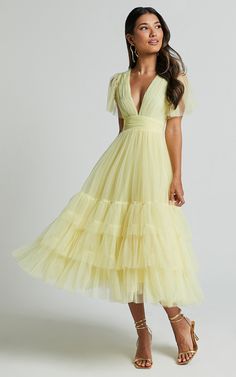 Graduation Guest Outfit Ideas, Pastel Yellow Bridesmaid Dresses, Pastel Prom Dress, Graduation Guest Outfit, Wedding Fits, Butterfly Sleeve Dress, Yellow Bridesmaid Dresses, Cocktail Outfit, Party Bachelorette