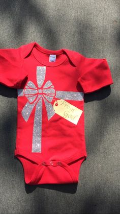 First Christmas Outfit, Baby First Outfit, First Halloween Costumes, Baby Kostüm, Baby Mode, Baby Boy Christmas, Bodysuit Costume, Baby First Christmas, Cricut Baby