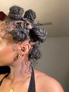 @kyndxhll Natural Loc Styles For Black Women, Bantu Knot Loc Styles, Loc Knot Bob Dreads Black Women, Locs Bantu Knots, Bantu Knots On Locs, Loc Styles For Black Women, Locs Astetic, Locs Black Women Aesthetic, Bitterly Locs