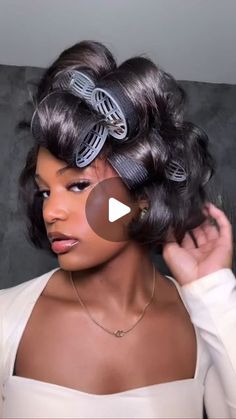 𝒥𝒶𝒹𝒶 ℛ𝒾𝒹𝒹𝓁ℯ♡ on Instagram: "Let’s take out these Velcro Rollers together.#bobcuthair #velcrorollers" Hair Rollers Short Hair Black Women, Rollers In Hair Black Women, 70s Curls Black Women, Big Roller Curls Black Women, Wig Pin Up Styles Black Women, Shoulder Length Hair Styles Black Women, Harlem Nights Hairstyles, Short Wand Curls Black Hair, Black Women Rollerset Hairstyles