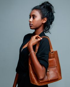 ALMI PURSE: Dark Brown - SKADMAS Brown Nature, Brown Note, Brown Leather Handbags, Dark Brown Color, Colored Leather, Ethiopia, Leather Handbag, Slow Fashion, Leather Purses