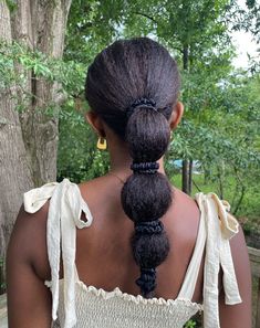 Natural hair bubble braid #naturalhairinspiration #naturalhair #hairstyles #bubblebraid #naturalhairinspo #natural #hairstyles #for #black #women Braid Out Long Natural Hair, Stretched Hairstyles Natural Hair, Afro Elegant Hairstyles, Bubble Braid Natural Hair, Stretched Natural Hairstyles, Braid On Natural Hair, Afro Hairstyles Braids, Natural Hair Protective Styles, Bubble Braid