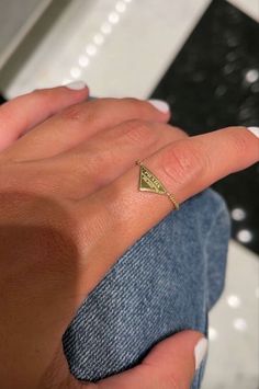 Luxury Rings Aesthetic, Prada Girl Aesthetic, Prada Ring, Accesories Aesthetic, Luxury Jewelry Aesthetic, Aesthetic Gold Jewelry, Designer Rings, Classy Jewelry