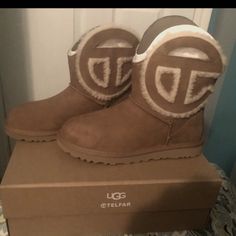 Beautiful Winter Wear New With Box Telfar Ugg Boots, Telfar Ugg, Uggs Shoes, Mens Uggs, Winter Wear, Ugg Shoes, Ugg Boots, Men's Shoes, Shoe Boots