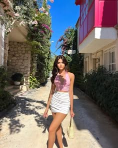 Goa Outfits, Vacay Outfits, Foto Baby, Traje Casual, Casual Day Outfits, White Skirt, Fashion Poses