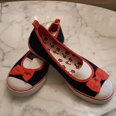 Gymboree Hot Pink And Navy Blue Slip On Shoes With Pink Bow. Has Elastic Sock. Cushioned Footbed. Super Cute! Brown Fall Boots, Cute Tennis Shoes, Toddler Girl Ballet, Red Espadrilles, Cat Flats, Blue Dress Shoes, Girls Ballet Flats, Sublimation Ideas Projects, Easy Diy Clothes